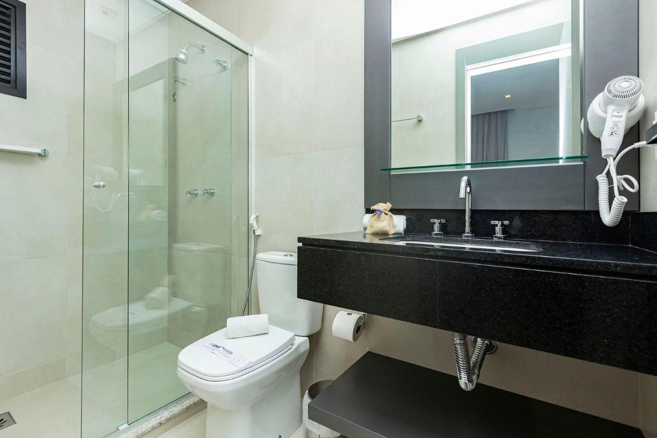 Aion Suites 205 - Lindo Apartamento Com Vista Para O Mar, A 60M Da Praia De Bombinhas, Com Piscina E Academia No Rooftop. Eksteriør bilde